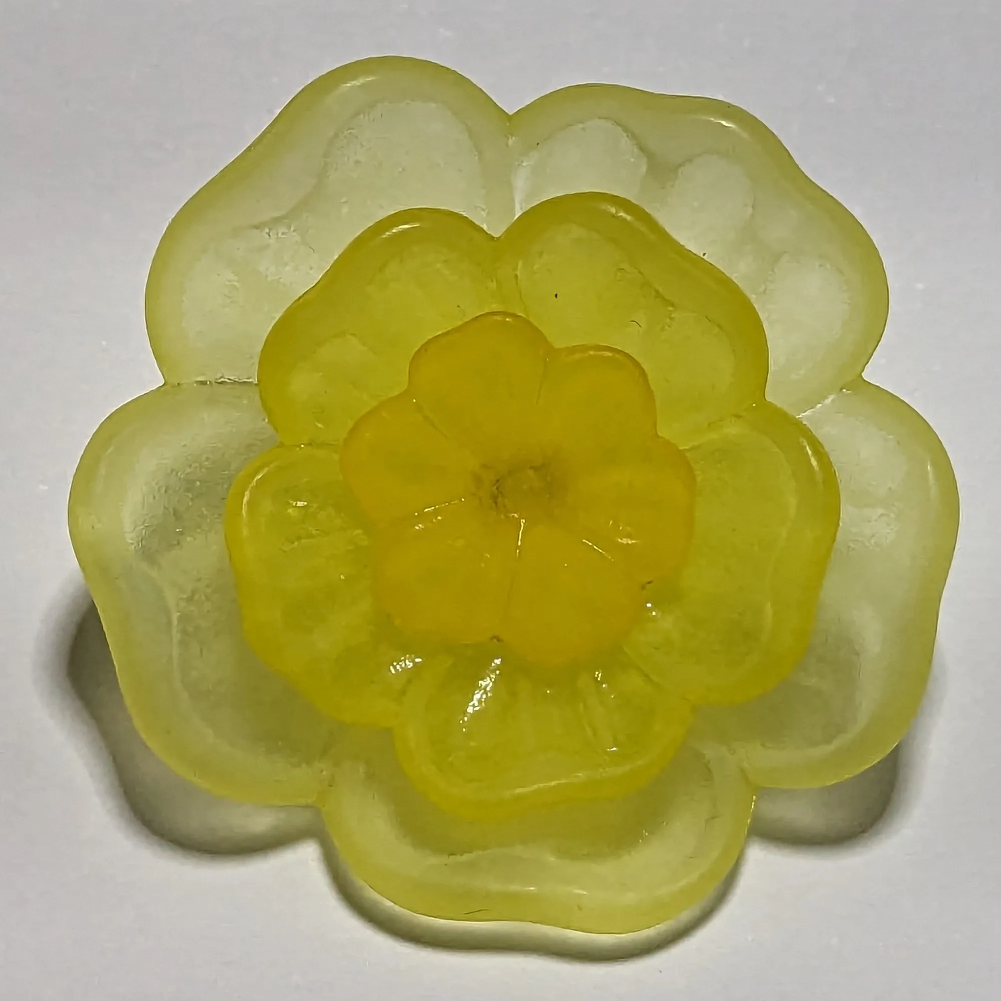 35mm Yellow Flower Plastic Shank Buttons