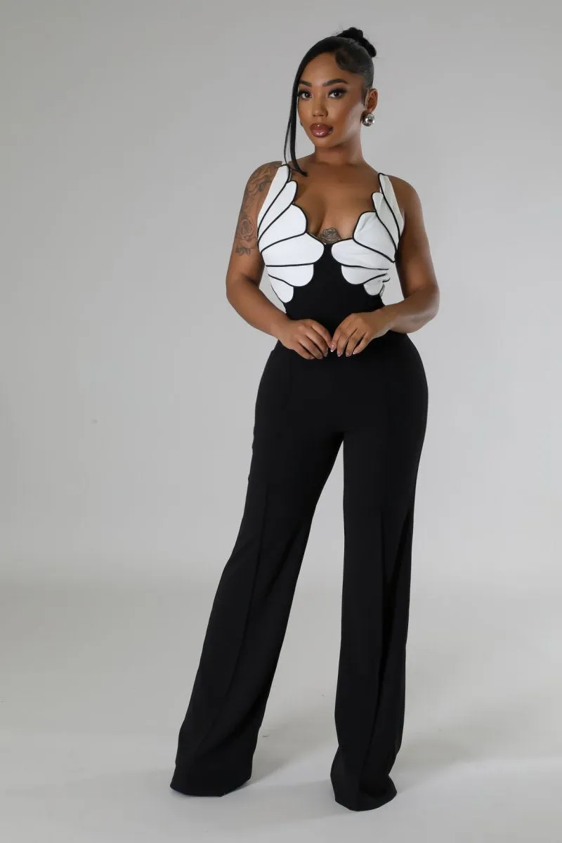 FOLDED SHELL SWAY V-NECK WIDE LEG JUMPSUIT (BLACK/WHITE)