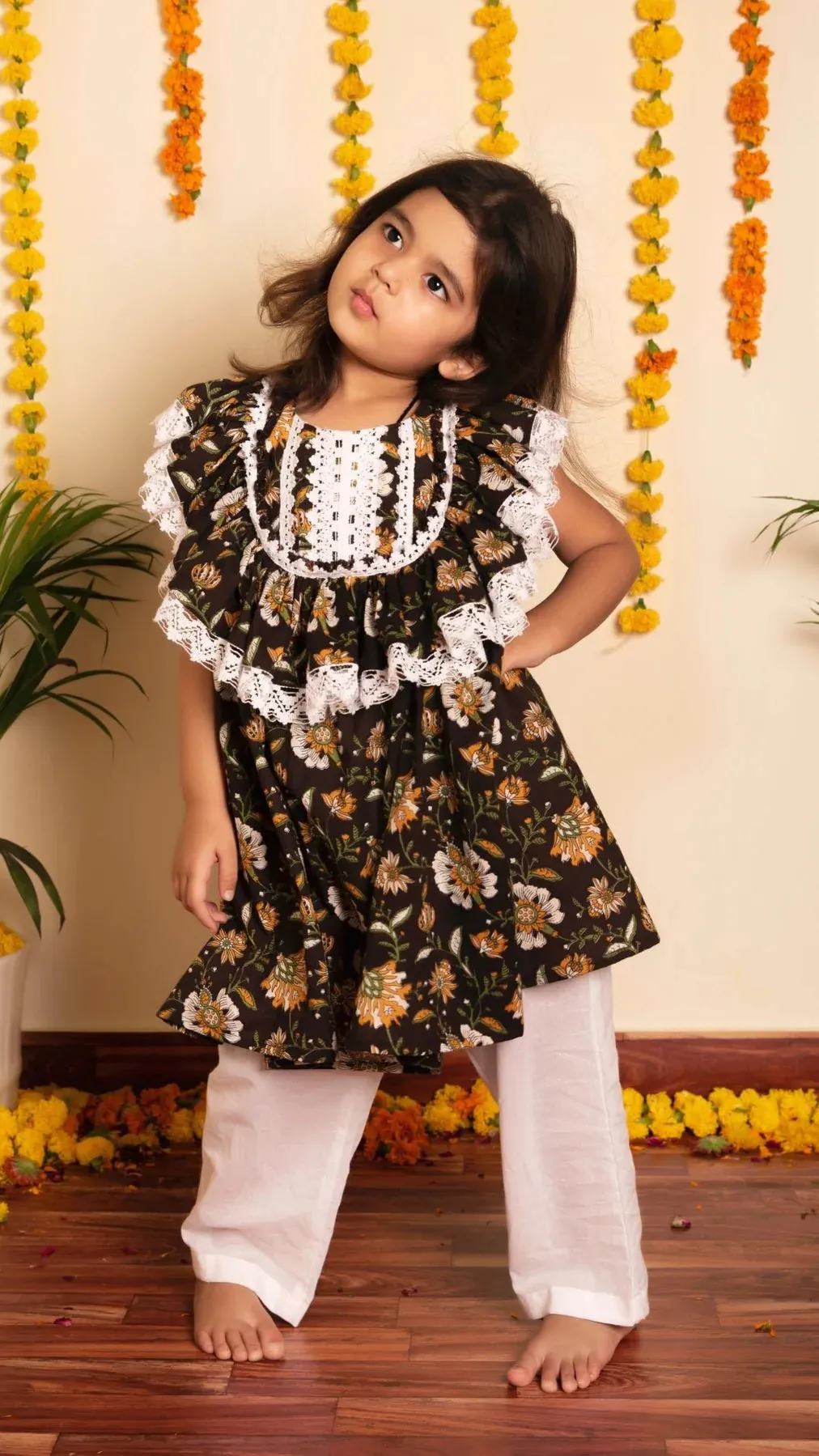 Girls Black & White Cotton Floral Print Pant Set