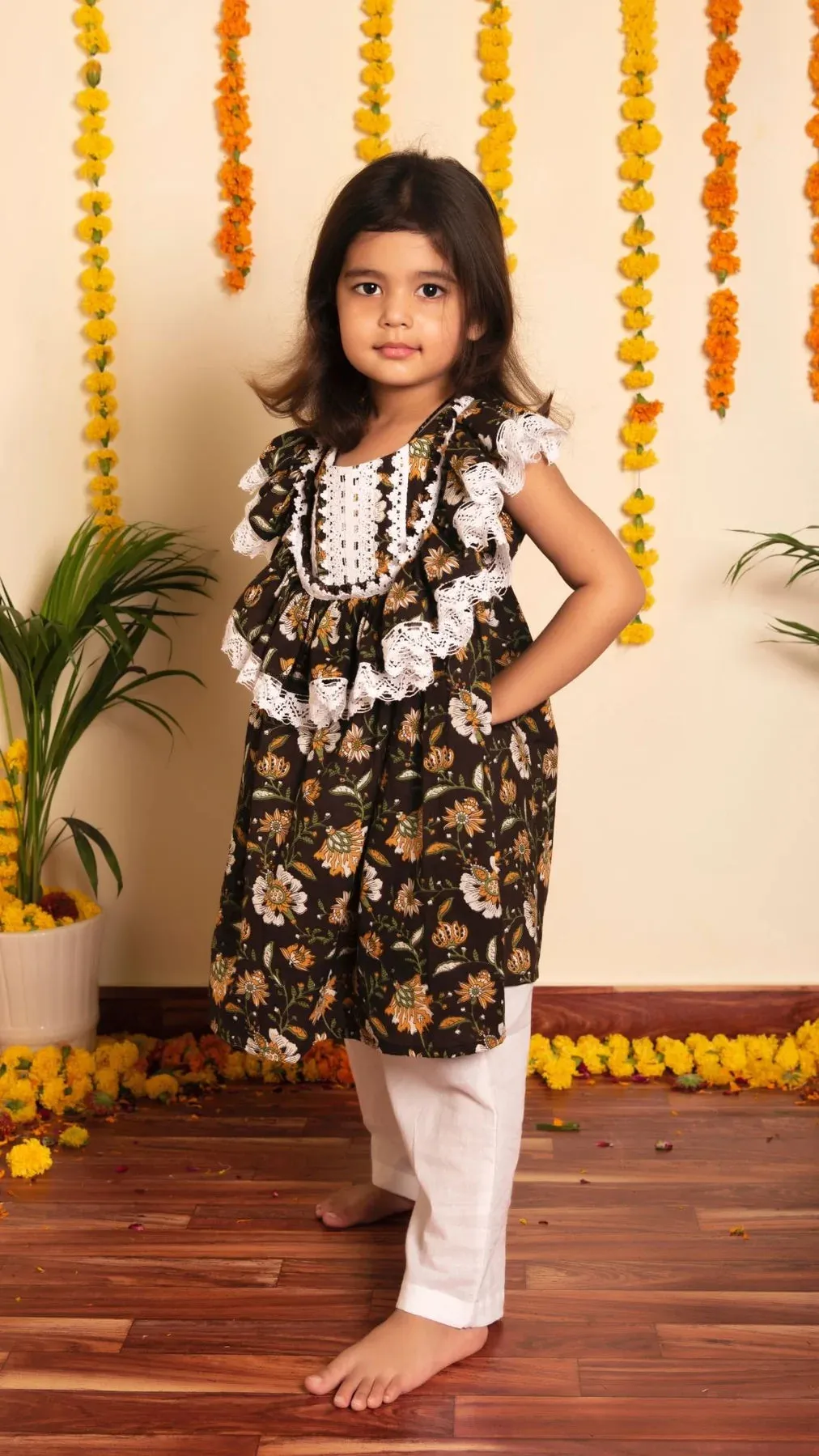 Girls Black & White Cotton Floral Print Pant Set