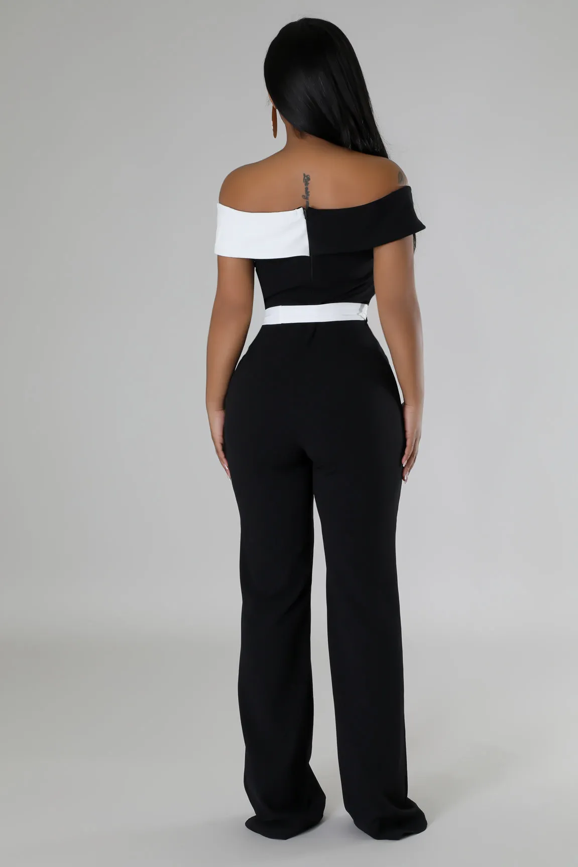 OFF THE SHOULDER SELF-TIE COLOR-BLOCK WIDE LEG JUMPSUIT (BLACK/WHITE)