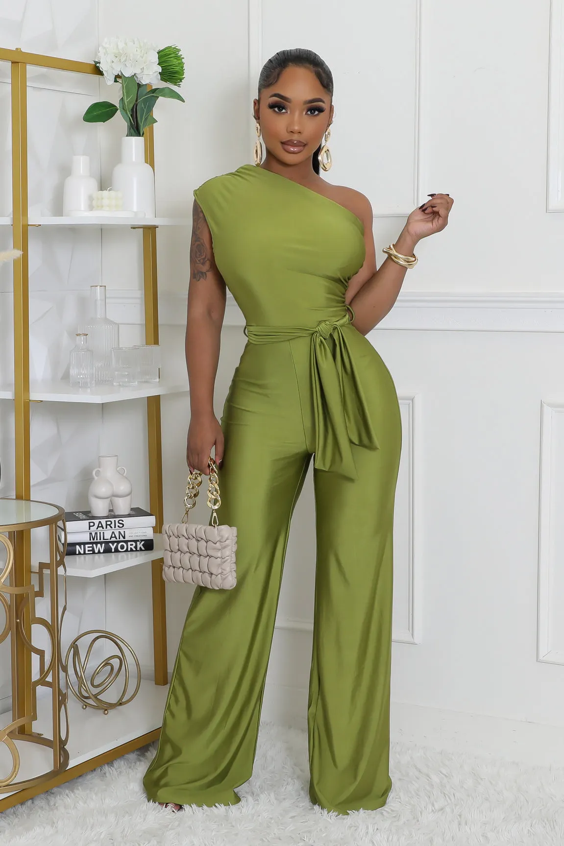 ONE SHOULDER SELTIE BELT RUCHED JUMPSUIT (MOSS GREEN)