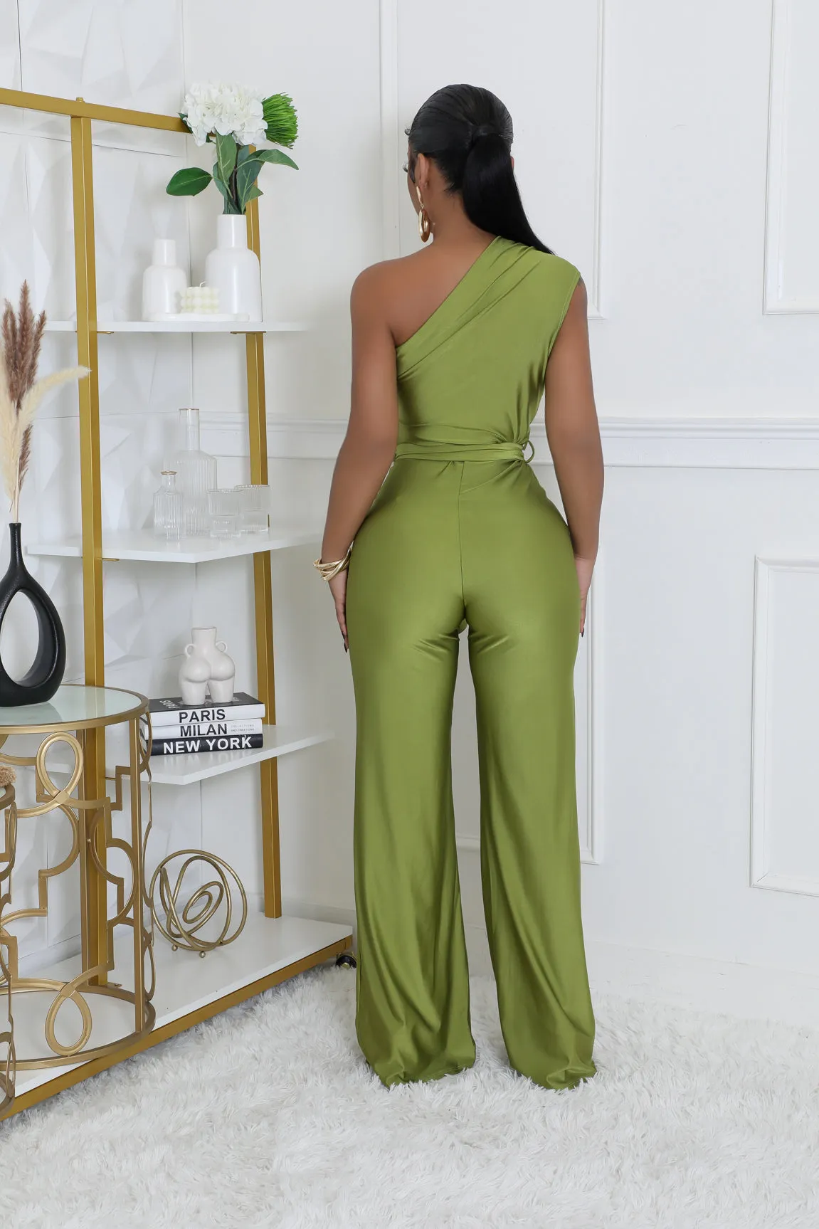 ONE SHOULDER SELTIE BELT RUCHED JUMPSUIT (MOSS GREEN)