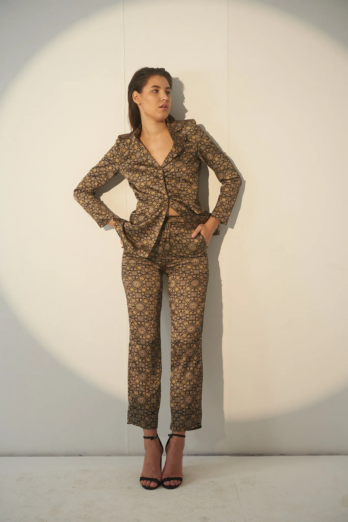 Satin printed Women's Suit with blazer and straight pants