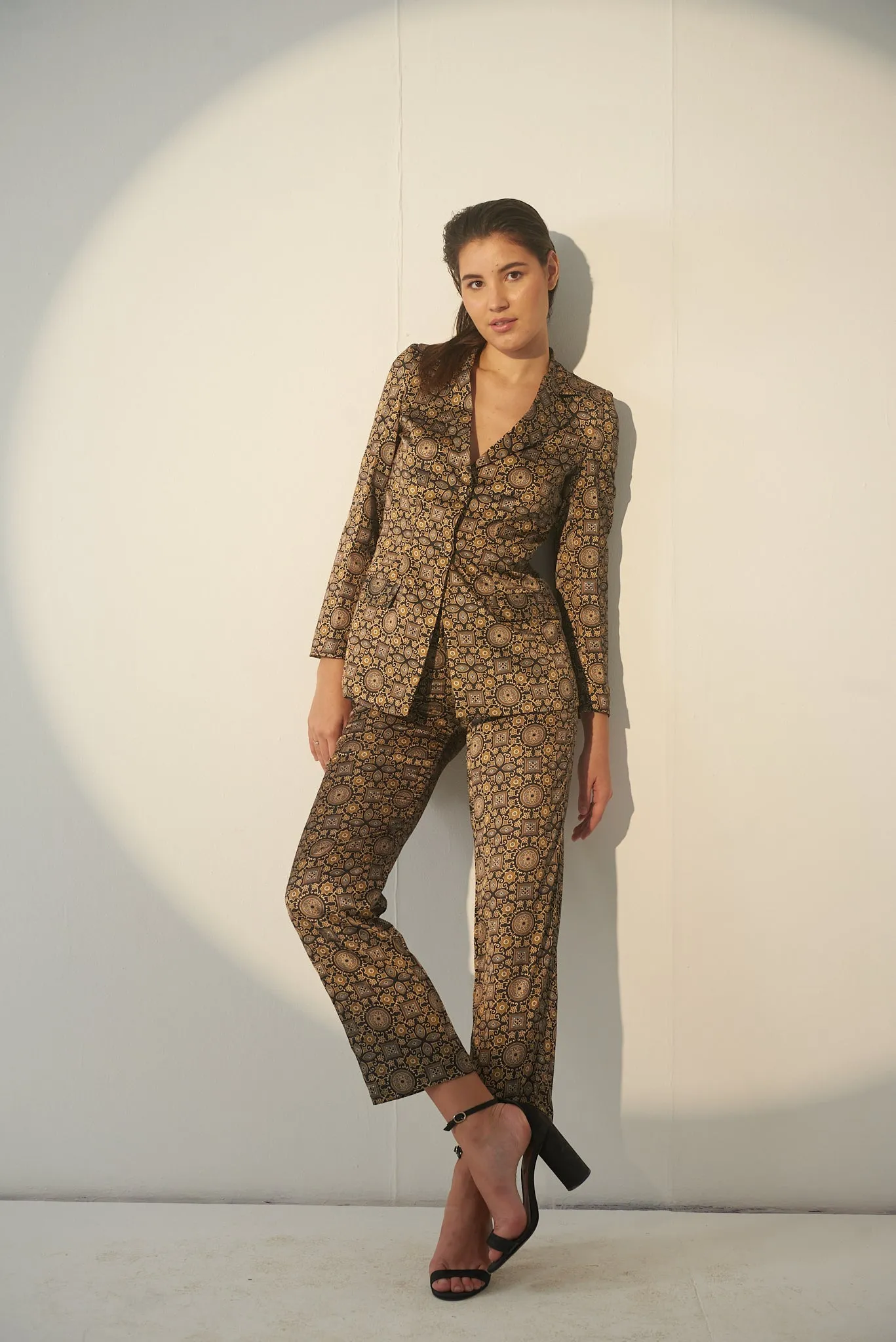 Satin printed Women's Suit with blazer and straight pants