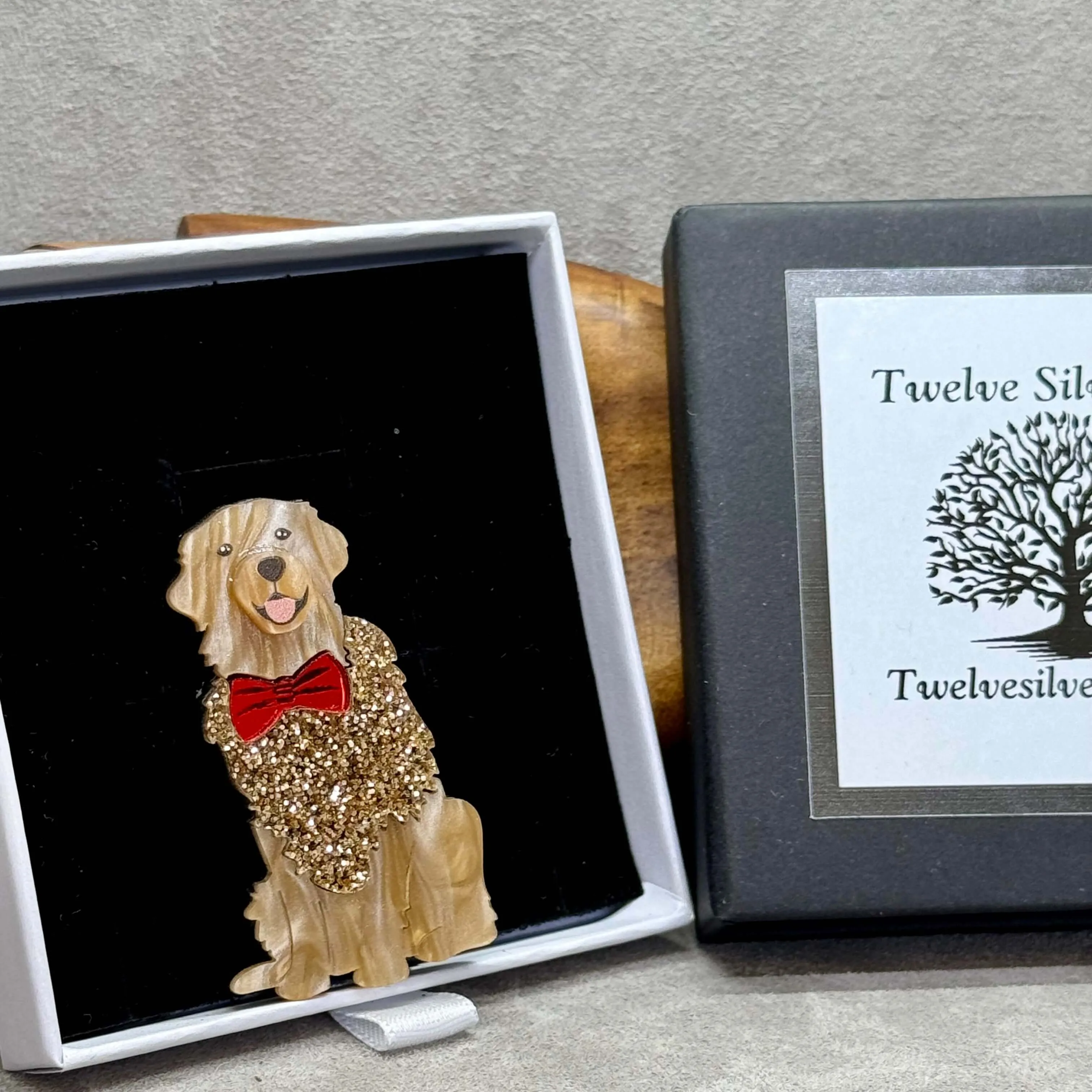 The Golden Retriever Acrylic Art Dog Brooch