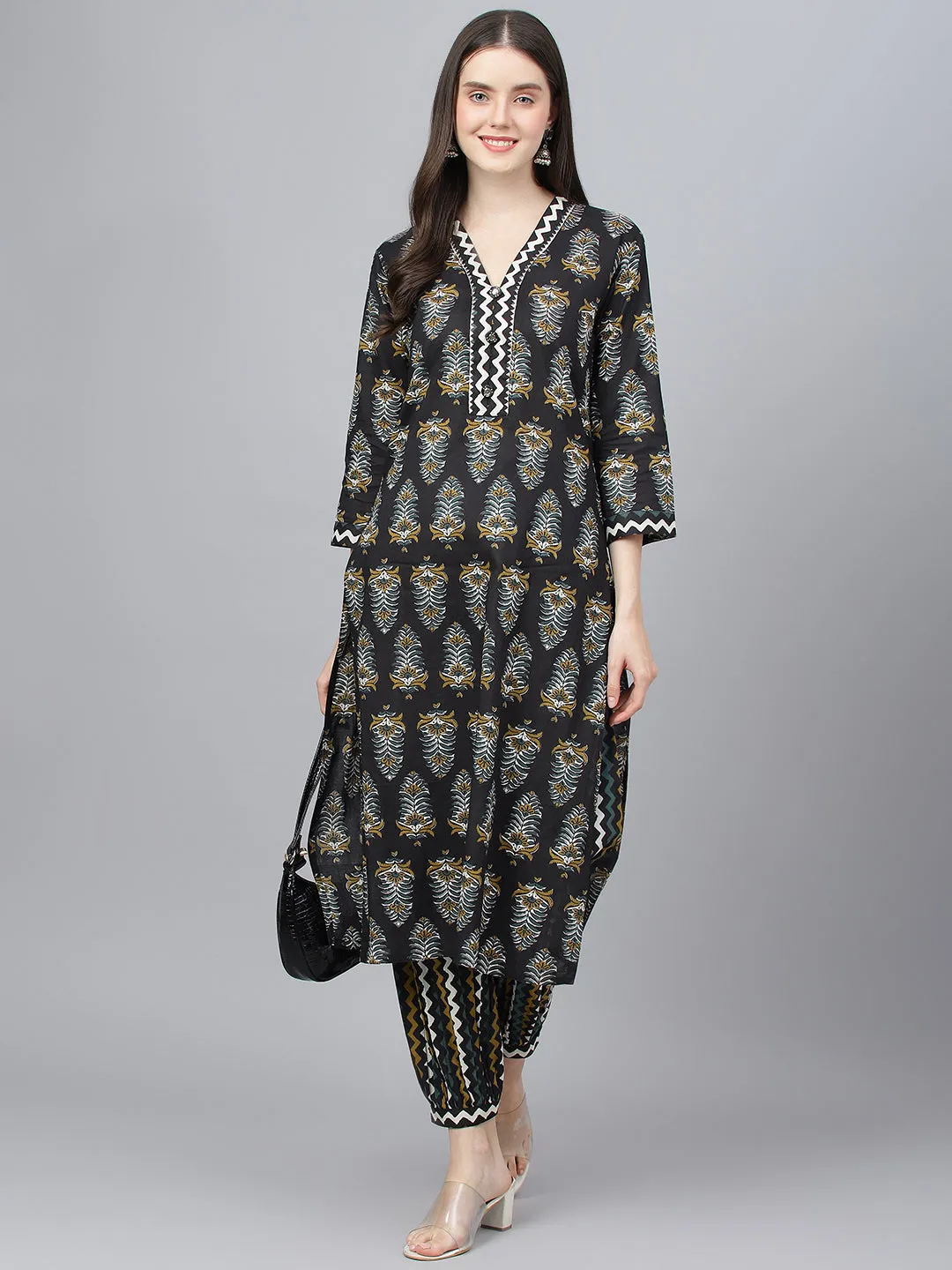 Women Black Cotton Straight Kurta Hem Cuffed Pant Set